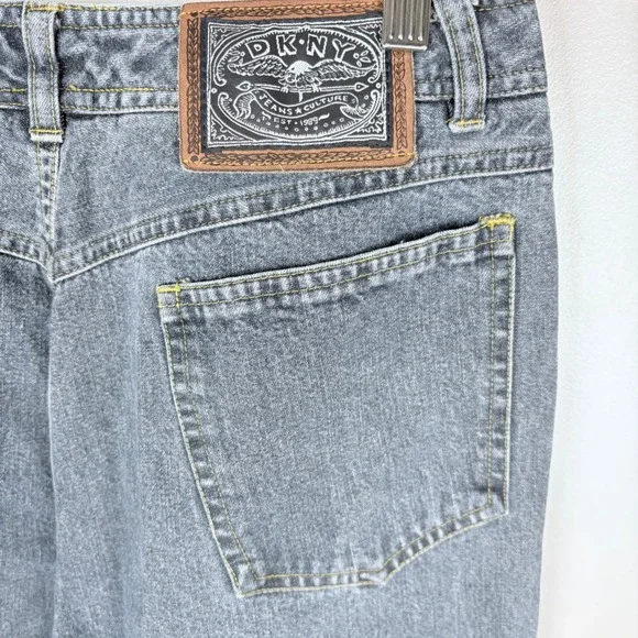 Vintage DKNY Jeans Womens Size 8 Medium Wash Straight Leg Denim Jeans USA - Picture 2 of 7